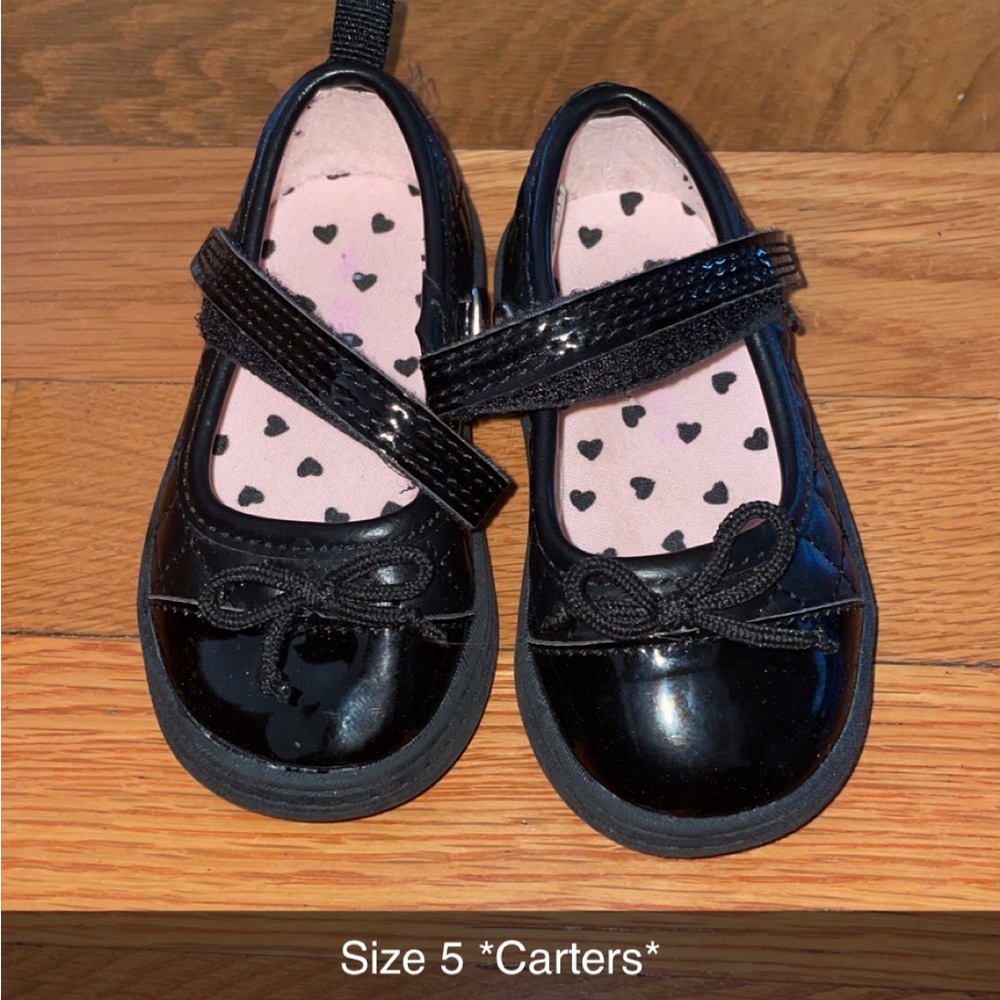 Carters size 5 black Mary Janes